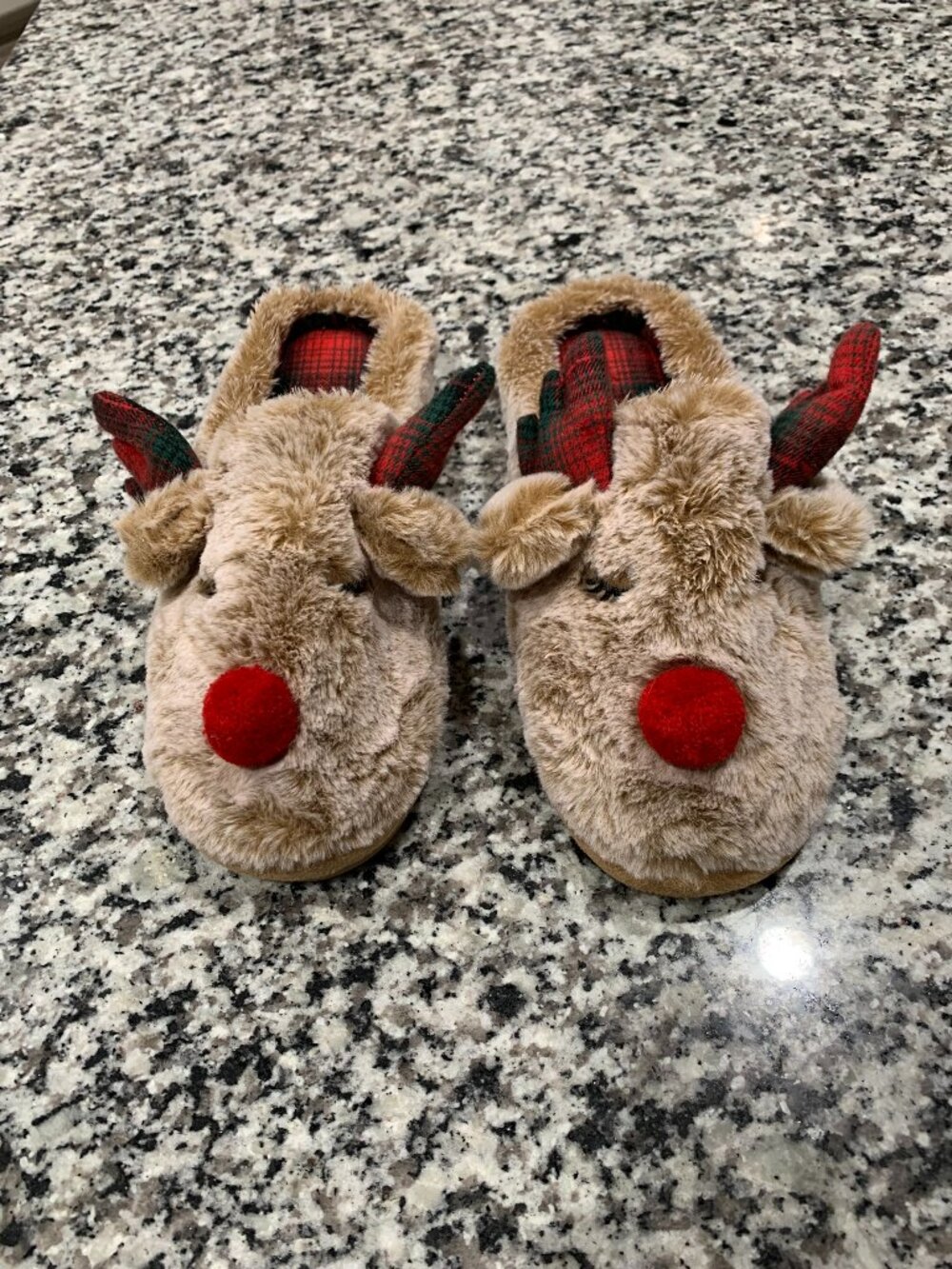 Women's Soft Reindeer Slippers, Size 9/10